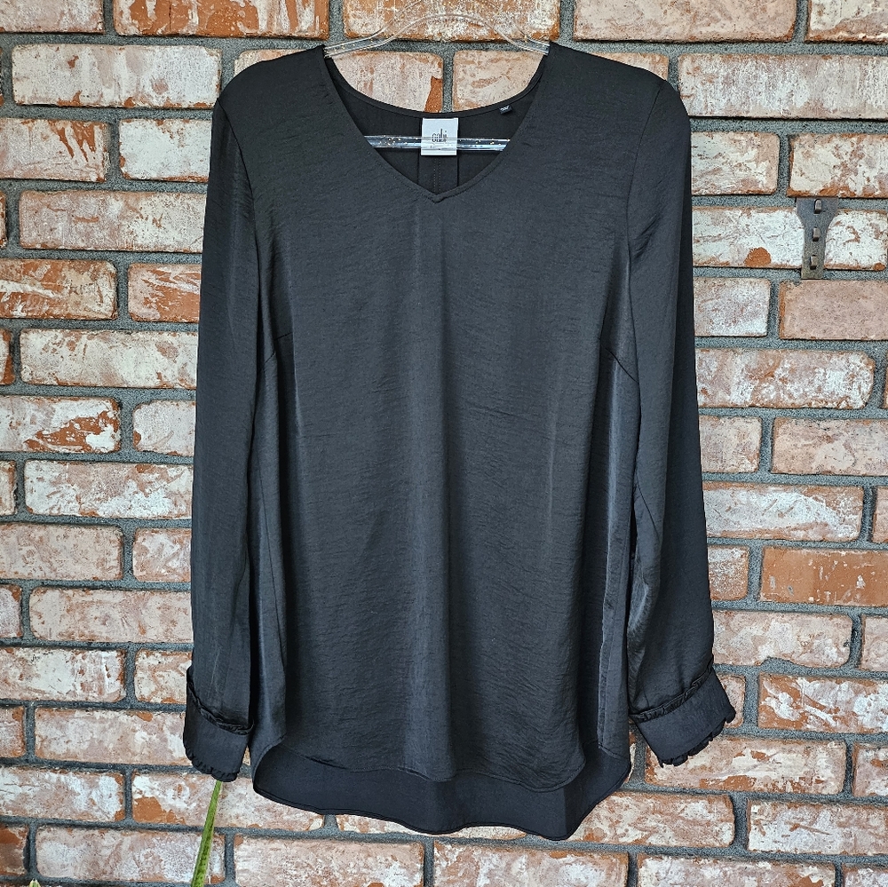 Cabi Women's Black V-Neck Top